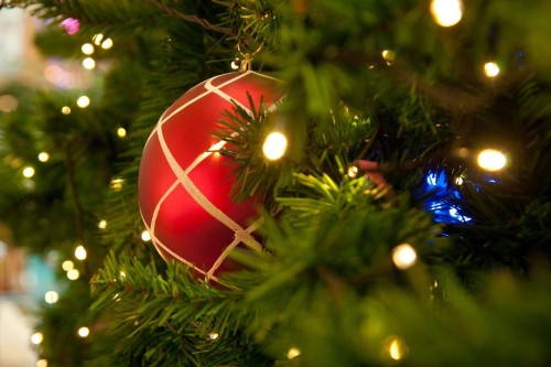 Six Unique Ways to Decorate Your Christmas Tree