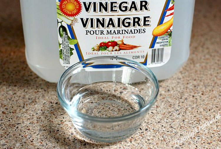 10 Green Household Uses for White Vinegar