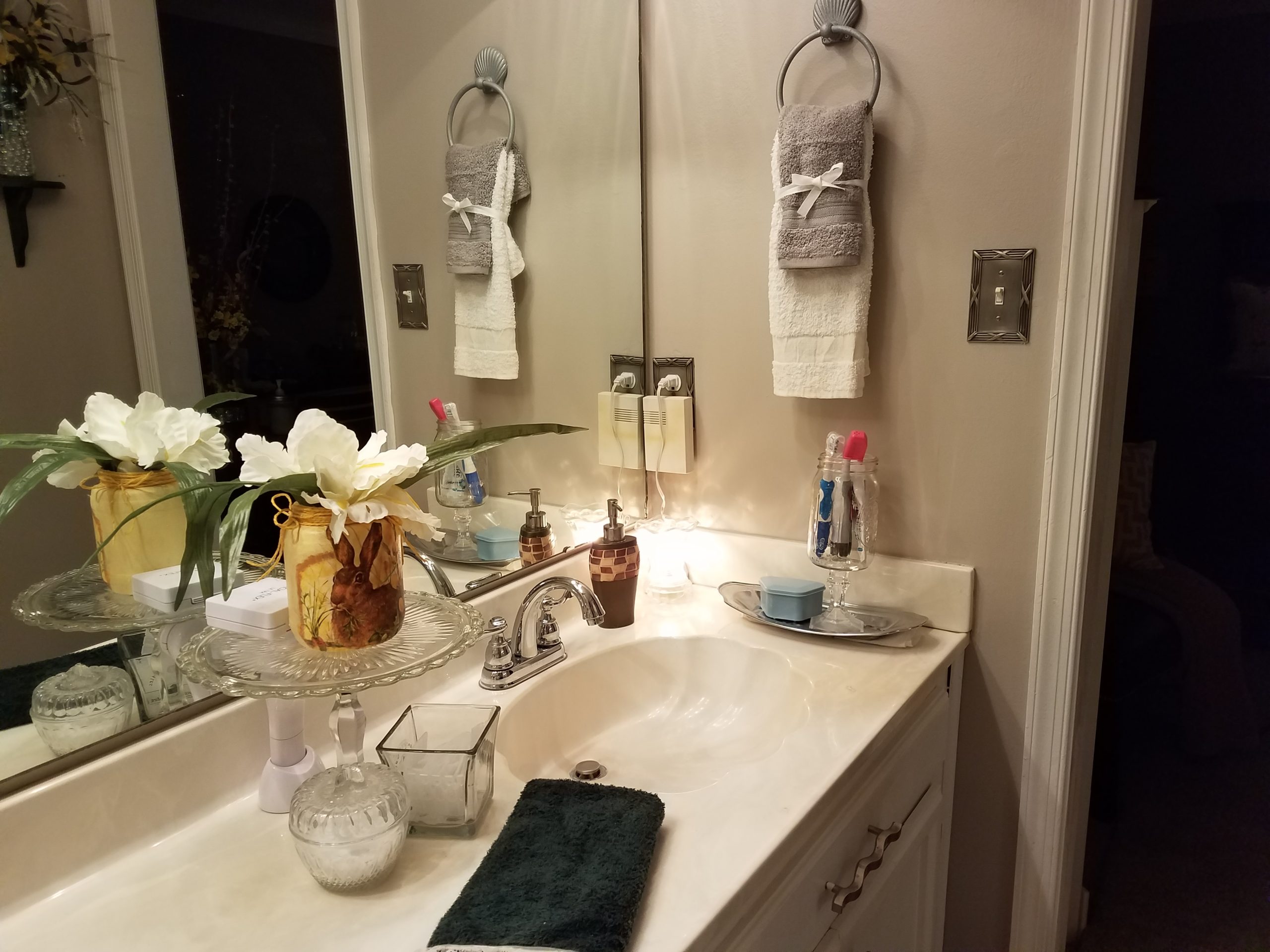 Clearissa Coward's Command Center