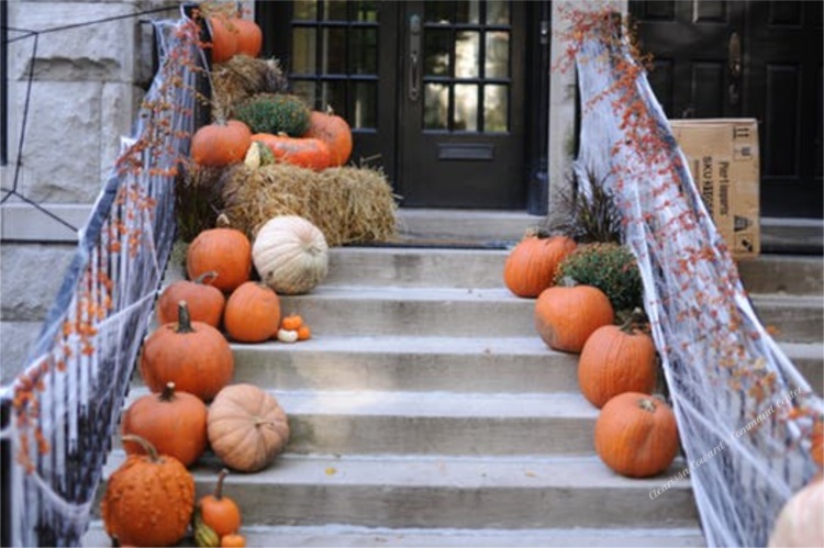 Ten Fall Porches To Get Your Creative Juices Flowing 