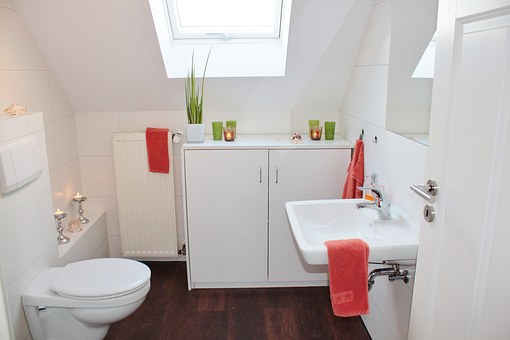 Budget-Friendly Decorating Tips To Refresh Your Bathroom